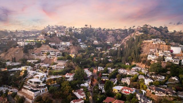 Detail Gallery Image 60 of 63 For 1536 Marmont Ave, Los Angeles,  CA 90069 - 2 Beds | 2 Baths