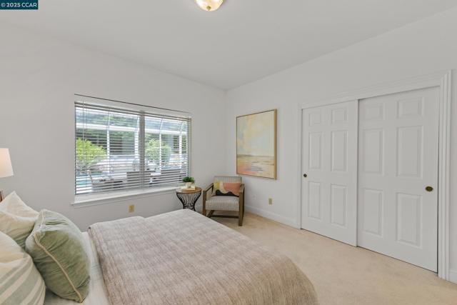 4253 Golden Oak Ct, Danville CA: https://media.crmls.org/mediaz/b2e93c8f-cb42-4223-9c56-d76efd90352b.jpg