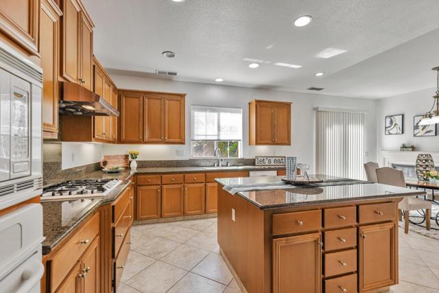 202 W Fauna Avenue, Mountain House CA: https://media.crmls.org/mediaz/b2e9d50e-b475-42d3-b207-ee7154005ed1.jpg