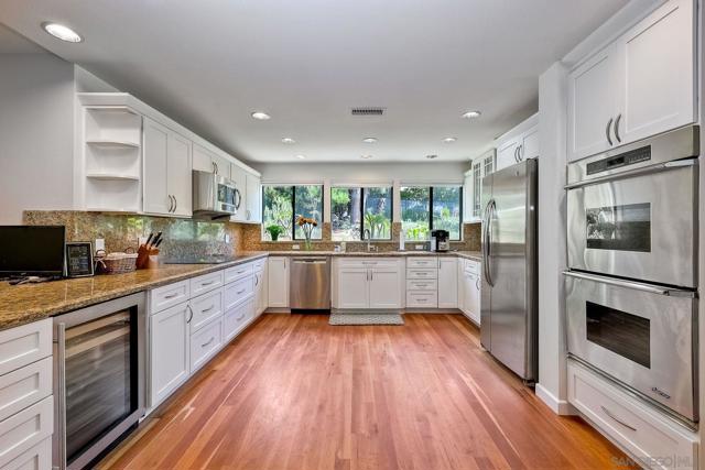 3625 Country Meadow Ln, Escondido CA: https://media.crmls.org/mediaz/b2eab5a1-c45f-4019-af78-f98a2e4b8af9.jpg