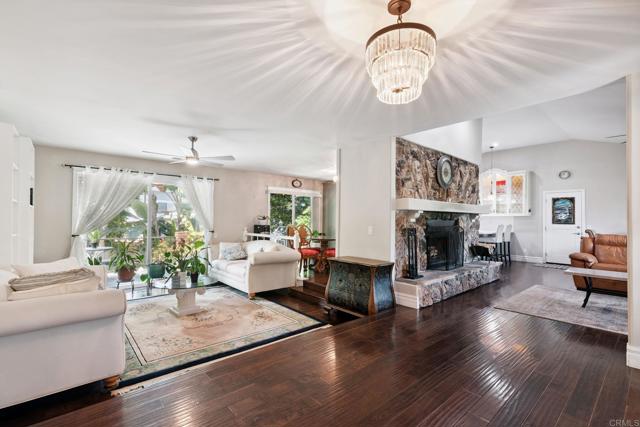 139 Parnassus Circle, Oceanside CA: https://media.crmls.org/mediaz/b2ead4ed-6c47-4e96-9af0-ac62ac15ef5b.jpg