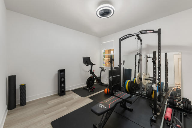 Image 25 of 44 For 40161 Padova Drive