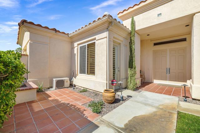 47 Gibraltar Drive, Palm Desert CA: https://media.crmls.org/mediaz/b2eb5c90-7c71-4e68-b7a3-38c313df68d2.jpg