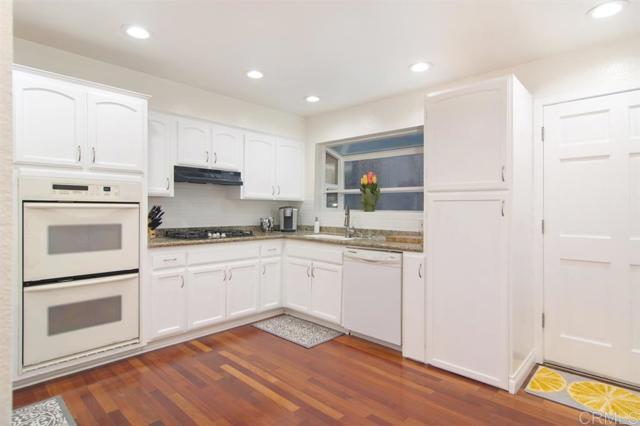 Detail Gallery Image 14 of 25 For 942 D Ave a,  Coronado,  CA 92118 - 3 Beds | 2/1 Baths