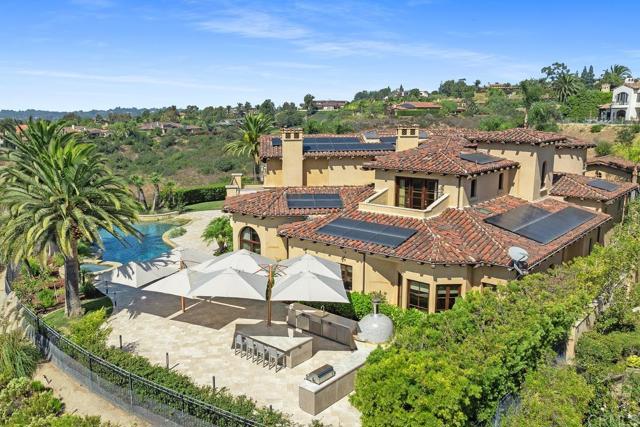 5015 Rancho Quinta Bend, San Diego CA: https://media.crmls.org/mediaz/b2ebd337-2873-4383-b20c-519d66d5d50d.jpg