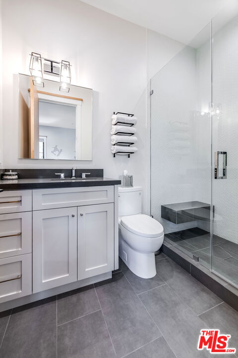 4365 Kraft Avenue, Studio City CA: https://media.crmls.org/mediaz/b2ec5bfd-9687-4885-8010-dec8c8ada2e5.jpg