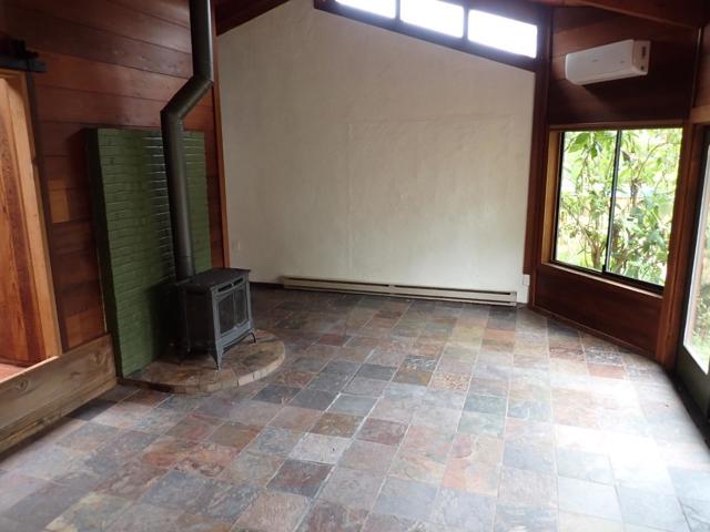 18039 Riverside Drive, Sonoma CA: https://media.crmls.org/mediaz/b2eca6bb-f268-49bc-8804-b6f898c67d02.jpg