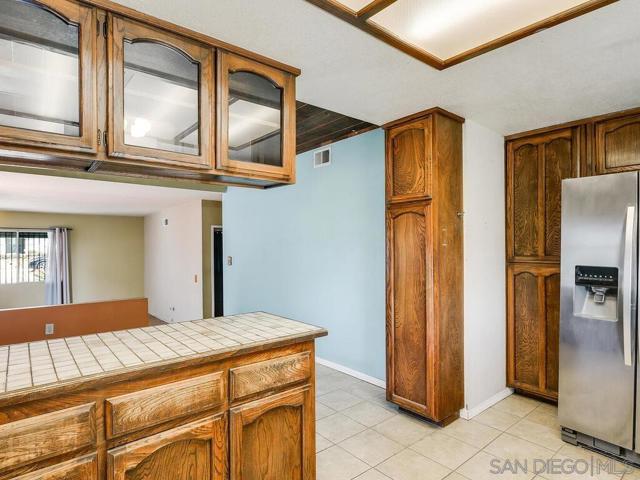 1212 Fifth Ave, Chula Vista CA: https://media.crmls.org/mediaz/b2ed0ee6-ecb0-4e9d-83ef-9bee2b7e1216.jpg