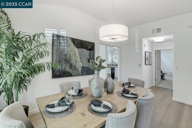 2504 Saklan Indian Dr, Walnut Creek CA: https://media.crmls.org/mediaz/b2ed1ca6-3969-4328-a8a9-8c42bc6d2844.jpg