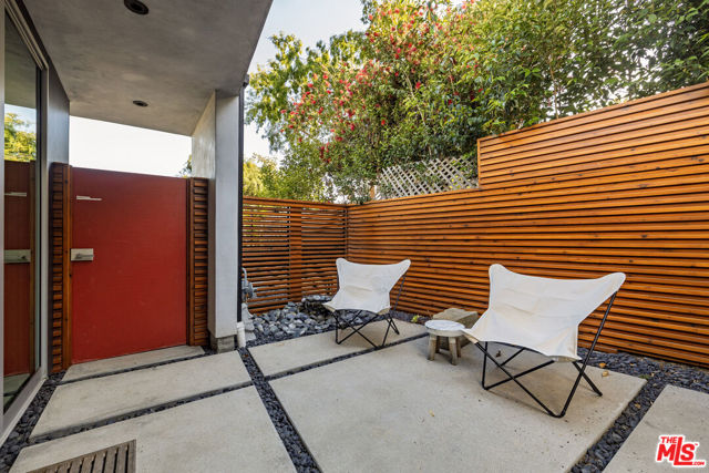 1274 San Miguel Avenue, Santa Barbara CA: https://media.crmls.org/mediaz/b2ed34c6-2c8f-47a2-afb5-e5ac6c3057d3.jpg