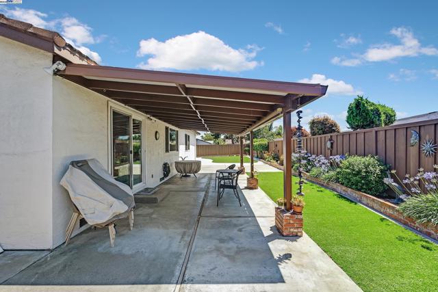 2611 Quail Ct., Union City CA: https://media.crmls.org/mediaz/b2ee1a0e-a10a-455e-9933-6fa3352d2272.jpg