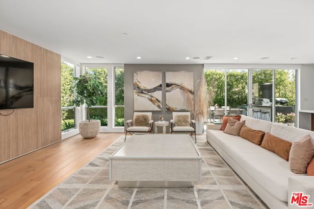 2736 Armacost Avenue, Los Angeles CA: https://media.crmls.org/mediaz/b2ee3a9f-5257-4c46-b82a-b7e418725432.jpg