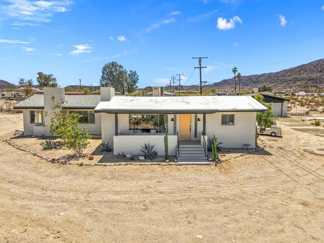 7648 Araby Avenue, 29 Palms CA: https://media.crmls.org/mediaz/b2ee4584-eef6-41e3-b5c9-ff11086519f4.jpg