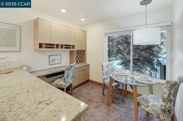 2638 Saklan Indian Dr, Walnut Creek CA: https://media.crmls.org/mediaz/b2ef0b16-de65-4117-b38b-5dc55d5cc765.jpg