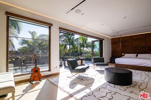 2717 Motor Avenue, Los Angeles CA: https://media.crmls.org/mediaz/b2ef1190-e1d0-4087-b7ae-6438a4b74c6a.jpg