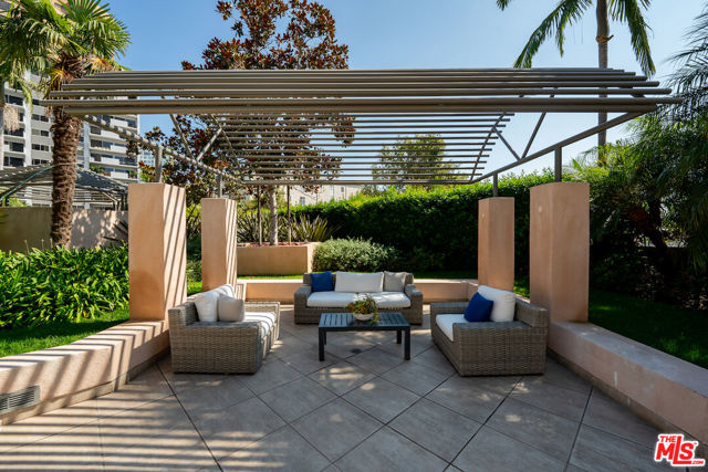 10490 Wilshire Boulevard, Los Angeles CA: https://media.crmls.org/mediaz/b2ef175f-2df9-4bf8-a2b9-a27a723aa4da.jpg