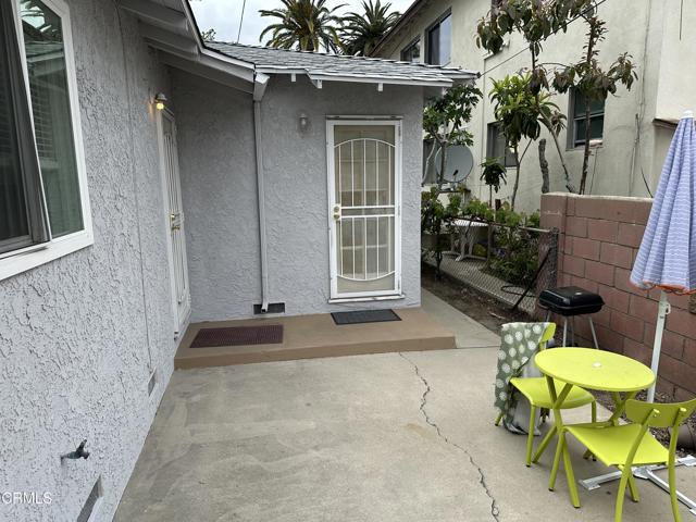 1148 Spazier Avenue, Glendale CA: https://media.crmls.org/mediaz/b2ef5be3-1b9f-481e-aed8-dfc592136a11.jpg
