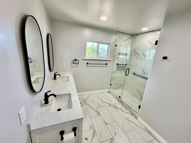 Detail Gallery Image 16 of 55 For 880 Crest View Rd, Vista,  CA 92081 - 4 Beds | 2/2 Baths