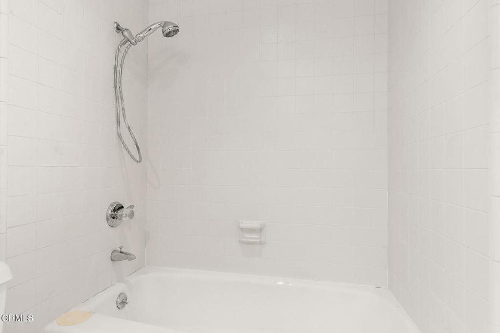 https://media.crmls.org/mediaz/b2f0dae2-52ea-4176-a617-65e9c01bba64.jpg?preset=X-Large