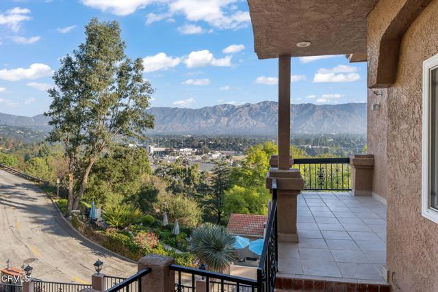 Detail Gallery Image 16 of 68 For 920 Glen Oaks Bld, Pasadena,  CA 91105 - 3 Beds | 3/1 Baths