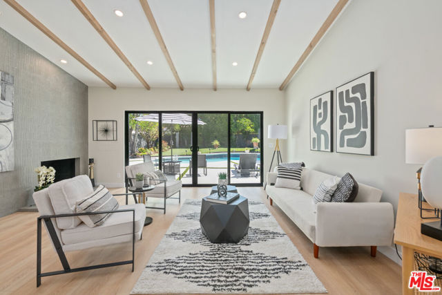 23442 Burbank Boulevard, Woodland Hills CA: https://media.crmls.org/mediaz/b2f0f080-2e6f-4af0-8b32-0f4112d008cf.jpg
