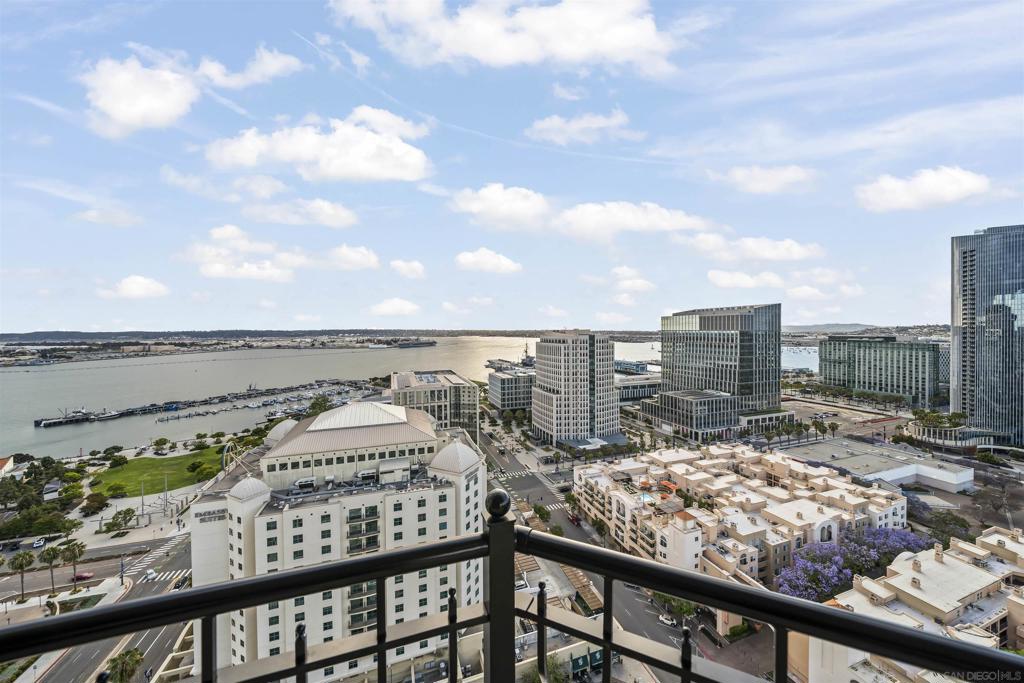 700 Harbor - photo 9