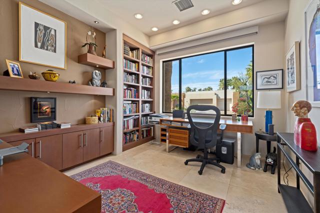 8 Ledgestone Lane, Rancho Mirage CA: https://media.crmls.org/mediaz/b2f17a6a-d18b-436f-b2d0-52714fa613cc.jpg