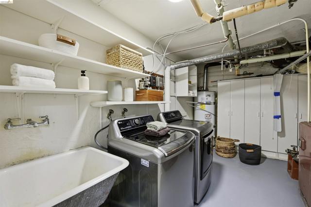 44 Highgate Rd, Kensington CA: https://media.crmls.org/mediaz/b2f19328-3c49-4600-9ab6-532dac125d4b.jpg