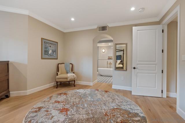 Image 14 of 36 For 1040 Genter St  104