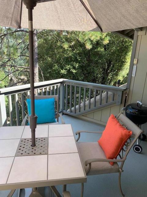 40586 Saddleback Road, Bass Lake CA: https://media.crmls.org/mediaz/b2f21f22-7383-4b50-9c18-482f59d3d9e5.jpg