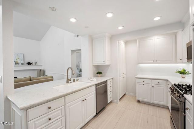 Detail Gallery Image 8 of 39 For 1941 Majorca Dr, Oxnard,  CA 93035 - 2 Beds | 2 Baths