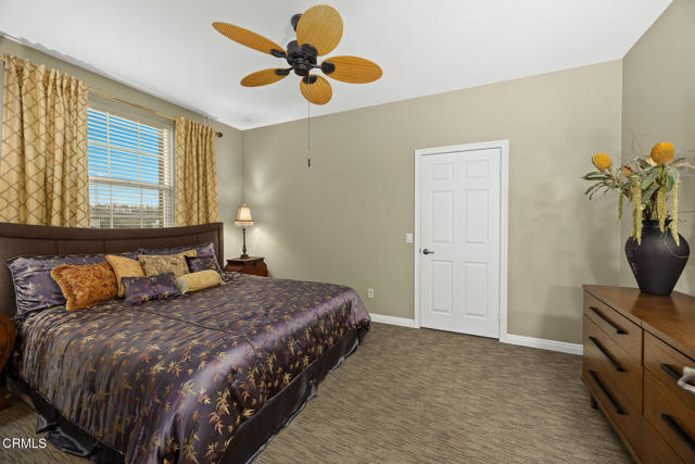 653 Milford Street, Los Angeles CA: https://media.crmls.org/mediaz/b2f352db-c5b0-45c1-80f6-76c4352da929.jpg