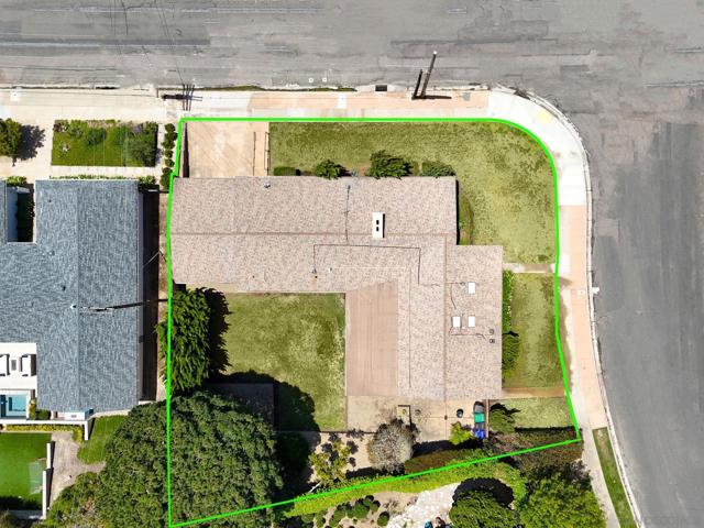1201 Via Barranca, La Jolla CA: https://media.crmls.org/mediaz/b2f373b6-0411-416b-bcf7-2eacc45d4645.jpg