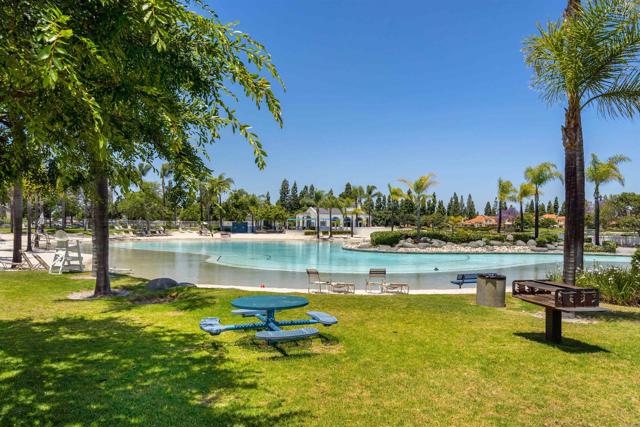 707 Eastshore Terrace, Chula Vista CA: https://media.crmls.org/mediaz/b2f3a972-1752-4e4b-a045-ab7f7d253513.jpg
