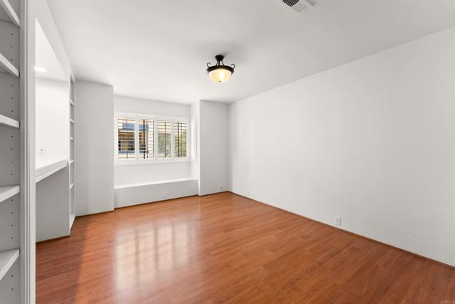 Detail Gallery Image 10 of 25 For 3115 Morning Way, La Jolla,  CA 92037 - 3 Beds | 2/1 Baths