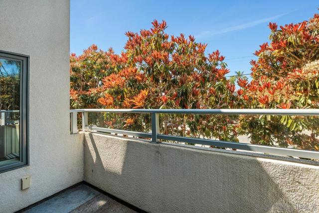 317 Pine Ave, Carlsbad CA: https://media.crmls.org/mediaz/b2f50421-8708-4c5c-b62d-798a54d245aa.jpg