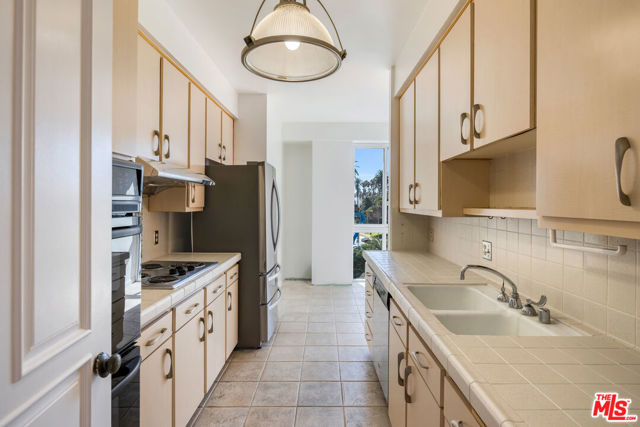 515 Ocean Avenue, 502N photo 8