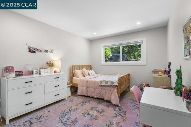 120 Paraiso Dr, Danville CA: https://media.crmls.org/mediaz/b2f57a91-6a4a-40d0-8c86-15926903e5e2.jpg