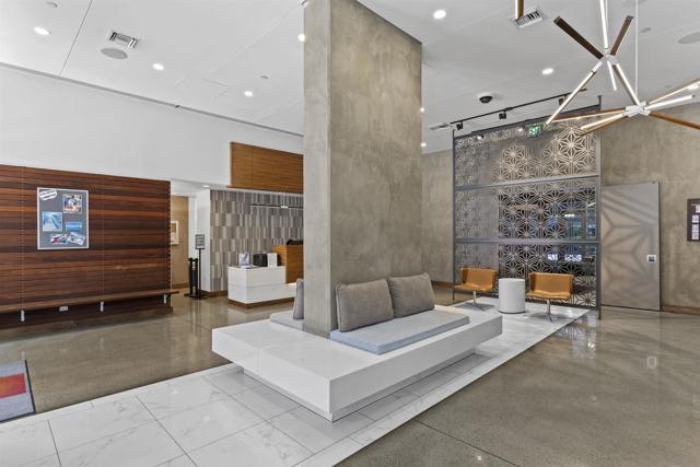 350 11Th Ave, San Diego CA: https://media.crmls.org/mediaz/b2f5cd86-98e1-4320-98aa-cd8f1bf69390.jpg