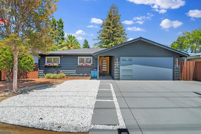 2049 Santa Cruz Avenue, Menlo Park CA: https://media.crmls.org/mediaz/b2f5dbab-baa0-4456-8b1d-cae3b74a8d8e.jpg
