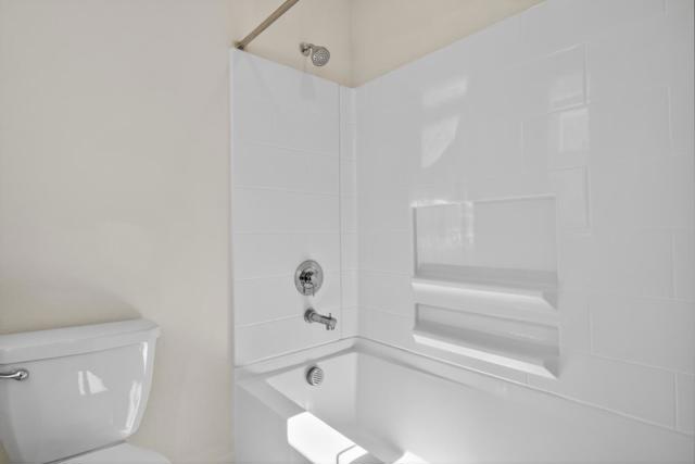 6640 Silverleaf Court, Tracy CA: https://media.crmls.org/mediaz/b2f5f72f-a40b-4e0a-b9cf-a8af273144b9.jpg