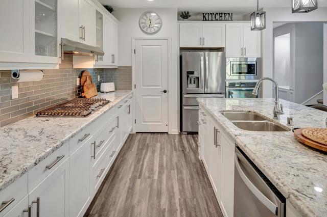 21408 Trail Ridge Drive, Escondido CA: https://media.crmls.org/mediaz/b2f6bbf3-e36d-4159-9f22-3a12cbee4748.jpg
