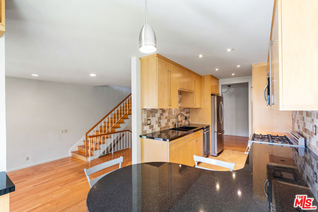 Drew Fenton | 17087 Palisades Circle Pacific Palisades CA | MLS: 7324465