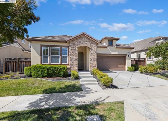 2453 Forino Dr, Dublin CA: https://media.crmls.org/mediaz/b2f6fc9b-8456-4731-a4c9-0d73c7225703.jpg