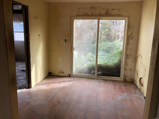 Image 11 of 17 For 8941 Lakeview Rd