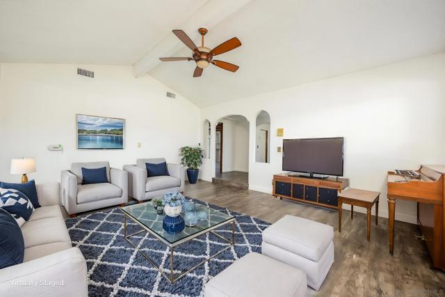26463 Hamre Pl, Hemet CA: https://media.crmls.org/mediaz/b2f83fc7-6bfd-4a66-85d9-8d860ae3ea51.jpg