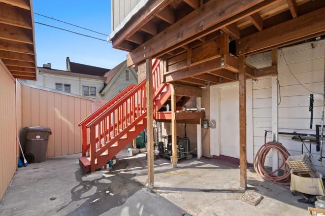 1049 55th Street, Emeryville CA: https://media.crmls.org/mediaz/b2f87b11-1f57-41fc-8458-0def05d3c9a5.jpg