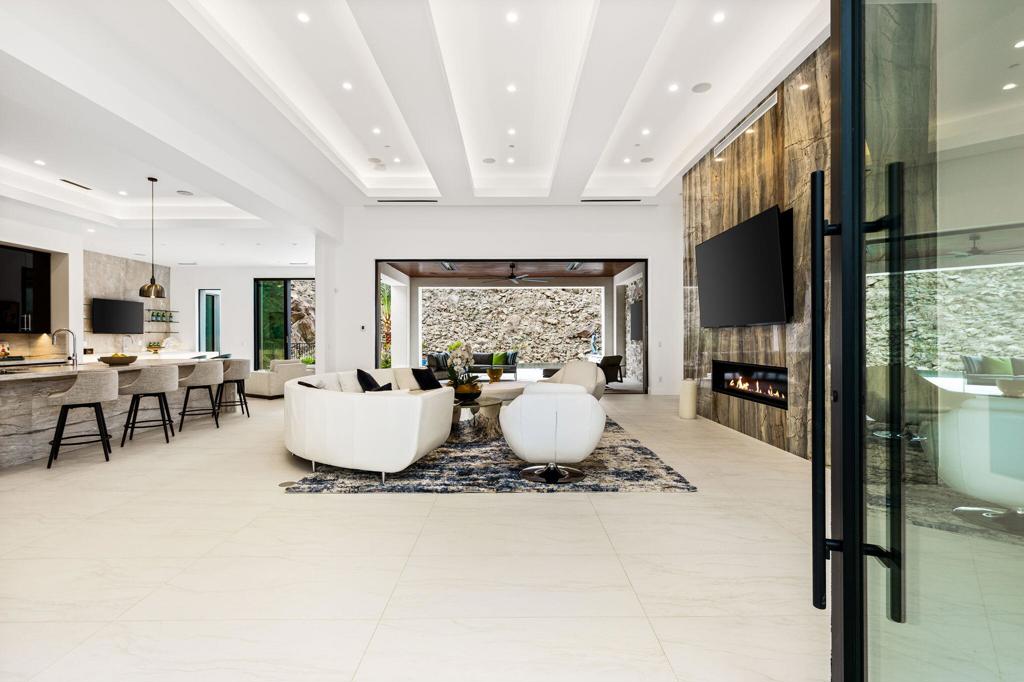 MLS #219138802DA image #13