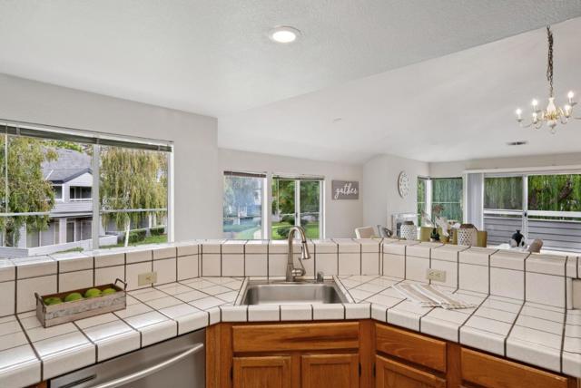 1612 Parkview Green Circle, San Jose CA: https://media.crmls.org/mediaz/b2f91e99-0a0b-4052-b5af-ceba33a9f9e5.jpg