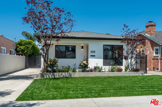 2235 S Mansfield Avenue, Los Angeles CA: https://media.crmls.org/mediaz/b2f96eca-6386-4259-bb70-d7533701b185.jpg